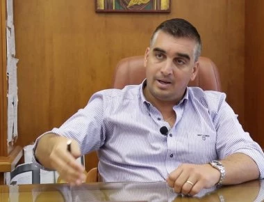 Επίθεση «τραμπούκων» στα γραφεία της παράταξής του καταγγέλλει ο δήμαρχος Ελληνικού-Αργυρούπολης (φωτο)